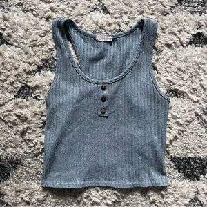 Button cropped tank